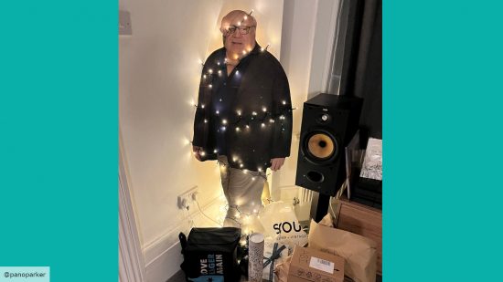 The Danny DeVito Christmas tree on Twitter