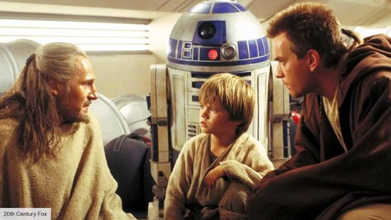 Liam Neeson and R2-D2 in Star Wars: The Phantom Menace