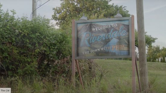 Riverdale finale welcome to riverdale sign