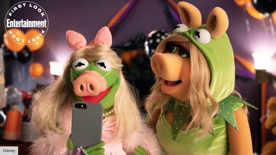 Muppets Haunted Mansion: Kermit the Frog and Miss Piggy