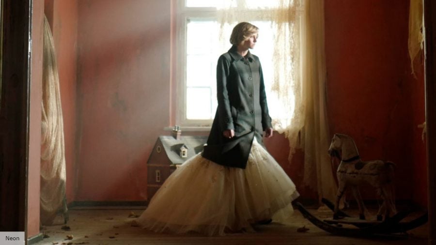 Spencer review LFF 2021: Kristen Stewart in a white dress 