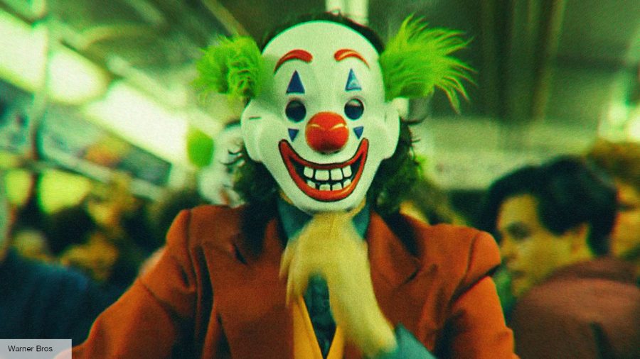Fecha de lanzamiento de Joker 2: Joker con una máscara de payaso en la cara
