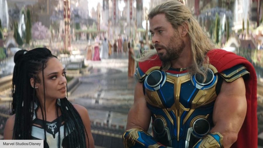 Thor 5 Erscheinungsdatum: Tessa Thompson und Chris Hemsworth in Thor: Liebe und Donner